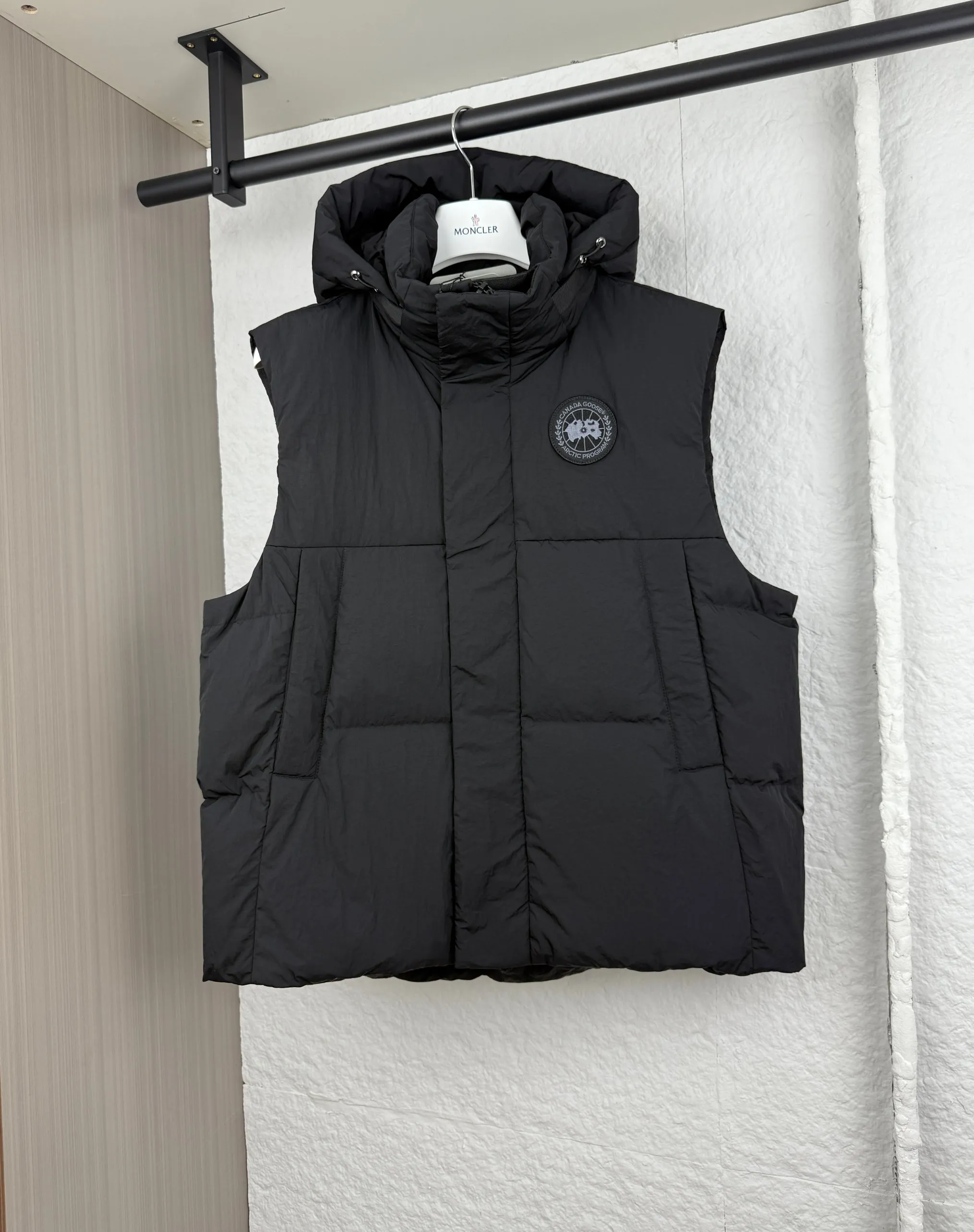 P800 Canada Goose Junction Series Black Label Down Vest S/M/L/XL